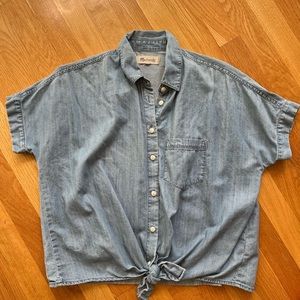 Madewell Denim Chambray Top, size XS. Excellent-used condition.